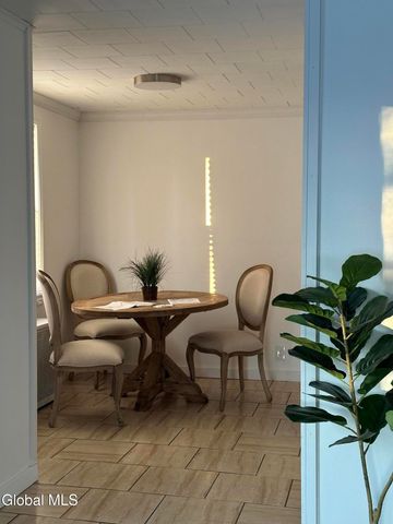 4 Woodrow Road, Amsterdam, NY 12010