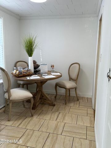 4 Woodrow Road, Amsterdam, NY 12010