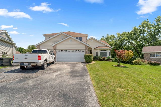 230 Lakeview Court, Steger, IL 60475