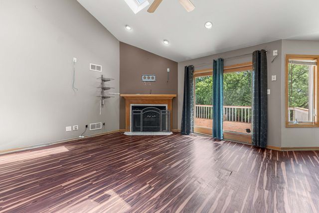 230 Lakeview Court, Steger, IL 60475