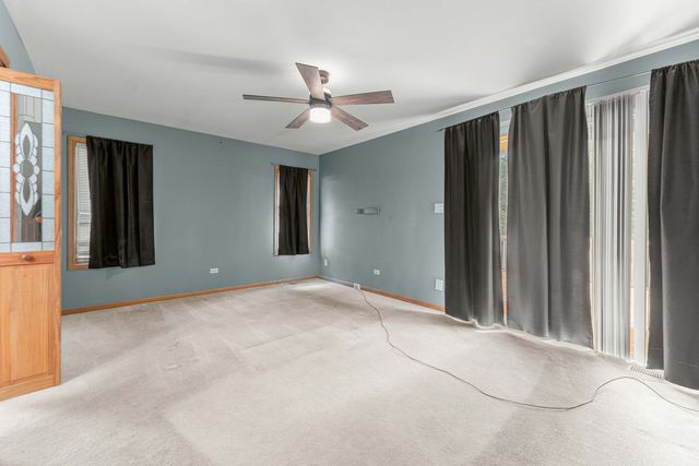 230 Lakeview Court, Steger, IL 60475
