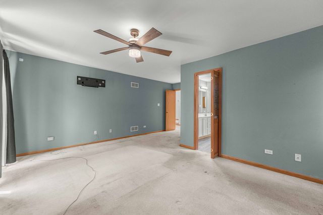 230 Lakeview Court, Steger, IL 60475