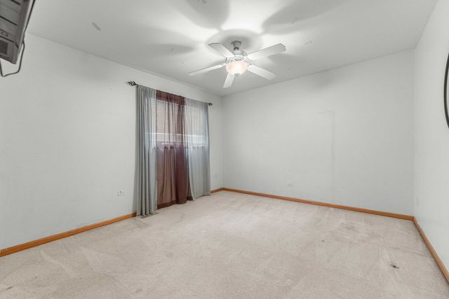 230 Lakeview Court, Steger, IL 60475