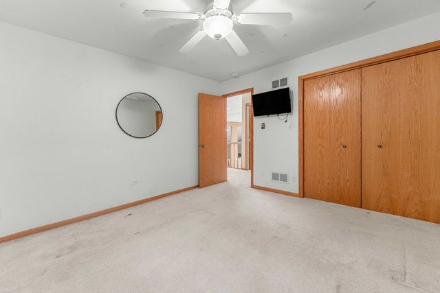 230 Lakeview Court, Steger, IL 60475