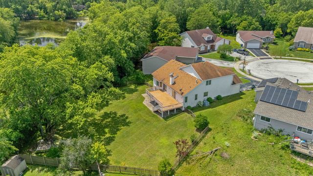 230 Lakeview Court, Steger, IL 60475