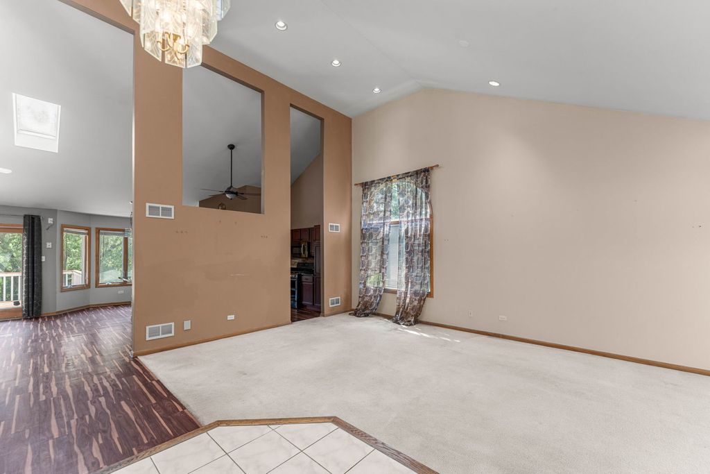 230 Lakeview Court, Steger, IL 60475 — photo 5