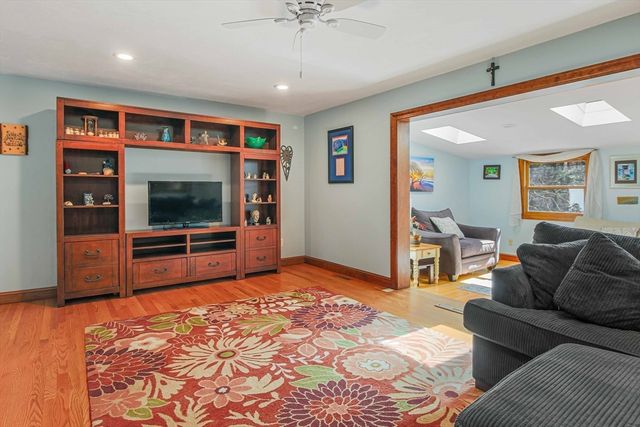 26 Middlemost Way, Stow, MA 01775