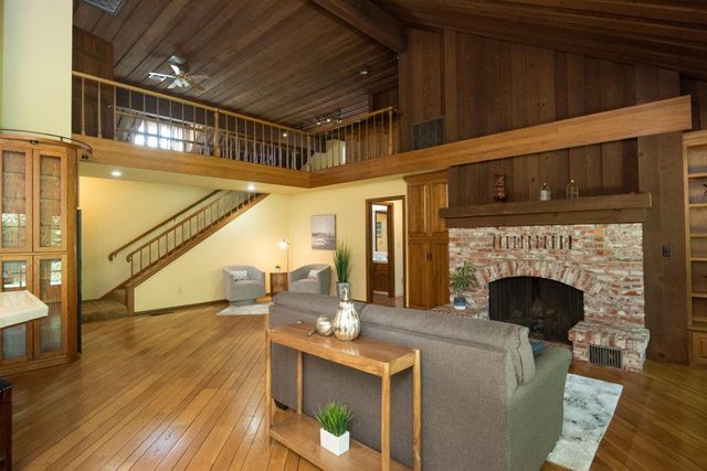 925 Scenic Ct, Modesto, CA 95355