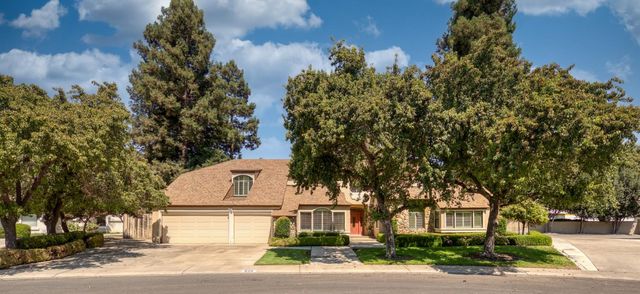 925 Scenic Ct, Modesto, CA 95355