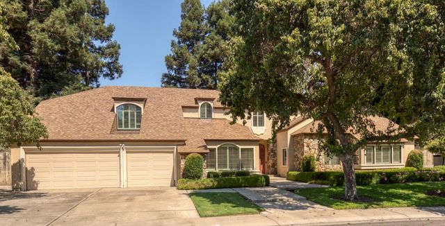 925 Scenic Ct, Modesto, CA 95355