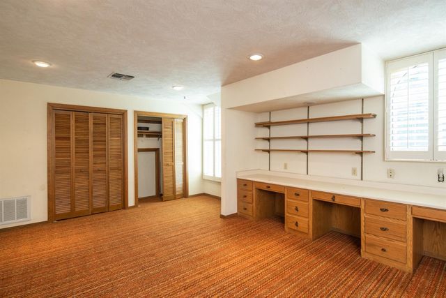 925 Scenic Ct, Modesto, CA 95355