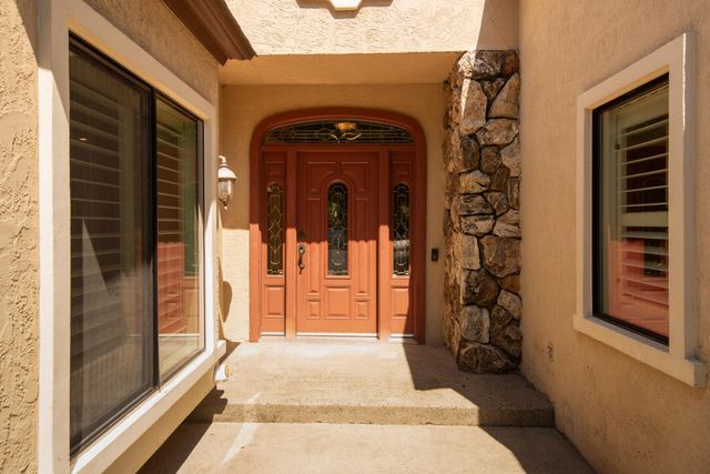 925 Scenic Ct, Modesto, CA 95355