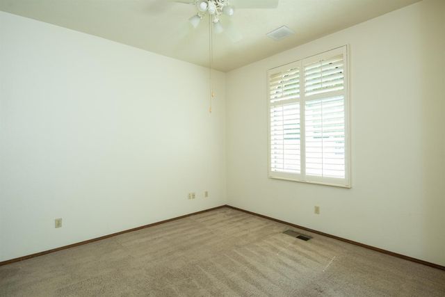 925 Scenic Ct, Modesto, CA 95355