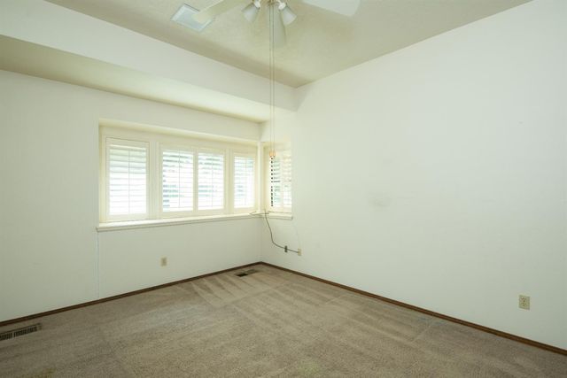 925 Scenic Ct, Modesto, CA 95355