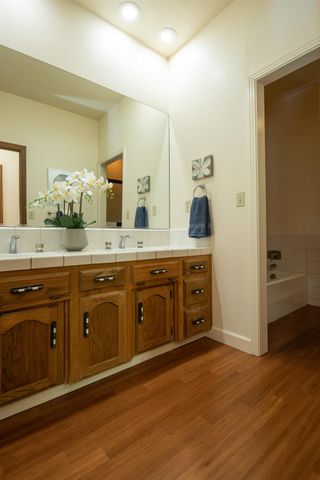 925 Scenic Ct, Modesto, CA 95355