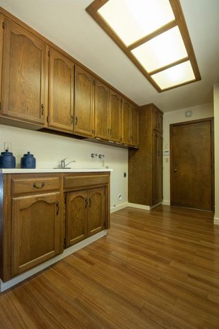 925 Scenic Ct, Modesto, CA 95355