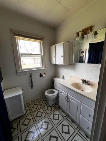 726 S Cherokee Street, Grove, OK 74344