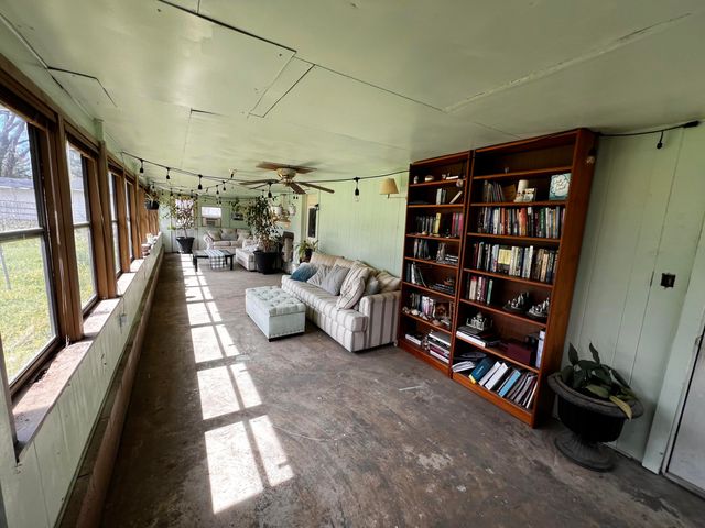 726 S Cherokee Street, Grove, OK 74344