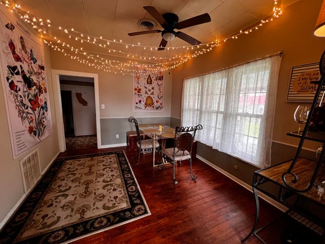 726 S Cherokee Street, Grove, OK 74344