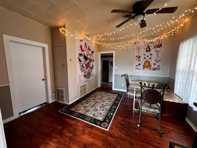 726 S Cherokee Street, Grove, OK 74344