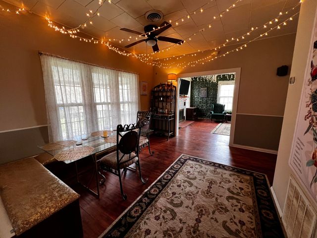 726 S Cherokee Street, Grove, OK 74344