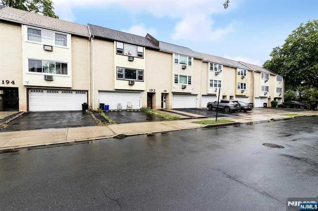 190 Park Street, East Orange, NJ 07017