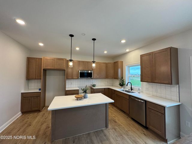 1924 Caleb Court, Waterville, OH 43566