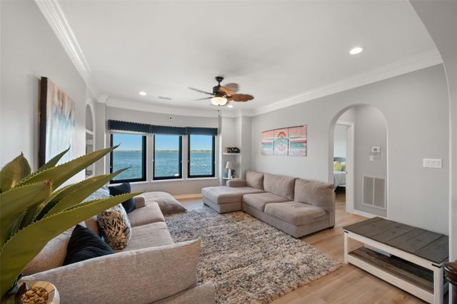 3806 Walden Estates Drive, Montgomery, TX 77356