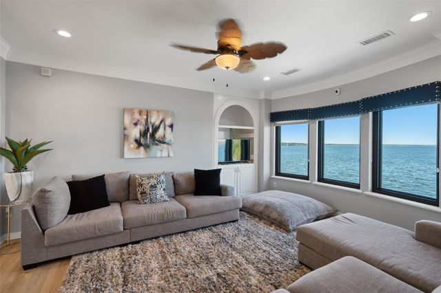 3806 Walden Estates Drive, Montgomery, TX 77356