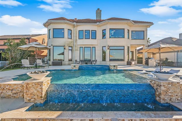 3806 Walden Estates Drive, Montgomery, TX 77356