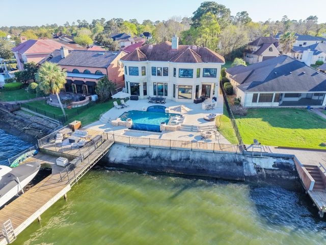 3806 Walden Estates Drive, Montgomery, TX 77356