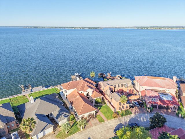 3806 Walden Estates Drive, Montgomery, TX 77356