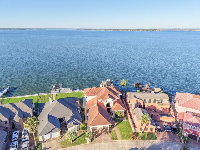 3806 Walden Estates Drive, Montgomery, TX 77356