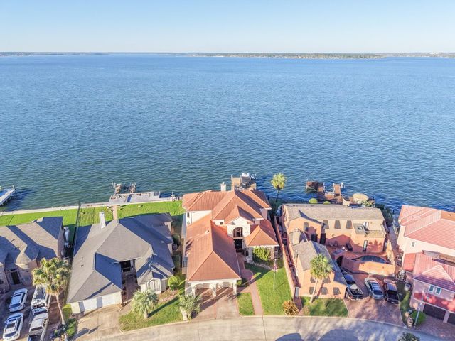 3806 Walden Estates Drive, Montgomery, TX 77356