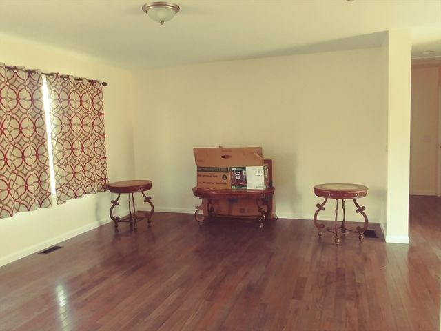 5 Silver St, Wilbraham, MA 01095
