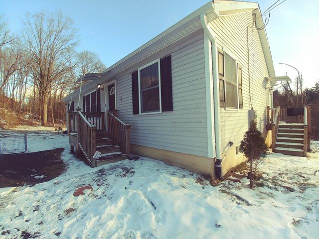 5 Silver St, Wilbraham, MA 01095