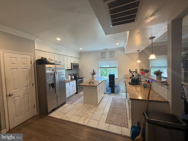 3 BEACON HILL RD, Baltimore, MD 21207