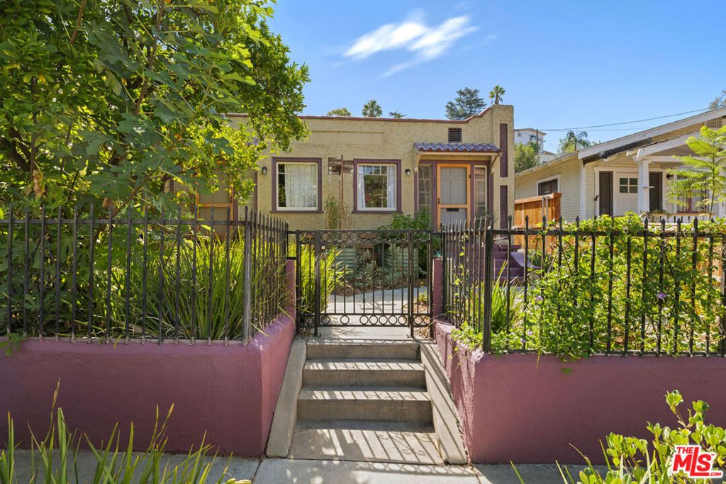 1560 Morton Avenue, Los Angeles, CA 90026 — exterior