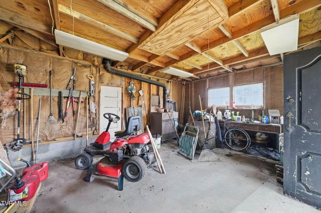 698 Garden Lane, Bristol, VA 24201