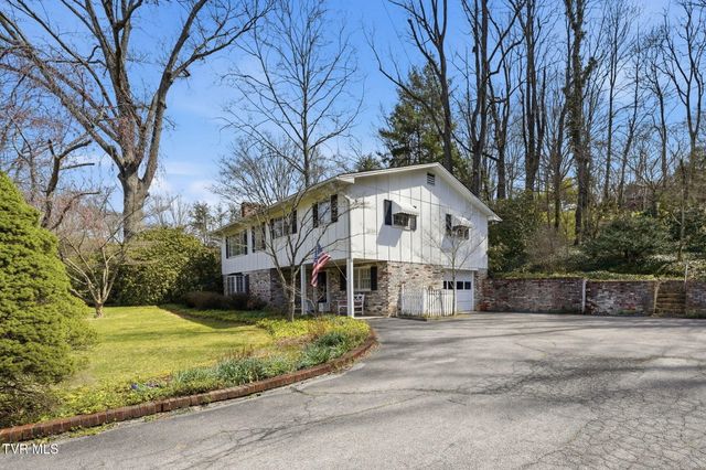 698 Garden Lane, Bristol, VA 24201