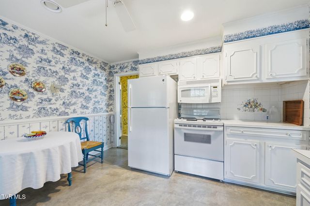 698 Garden Lane, Bristol, VA 24201