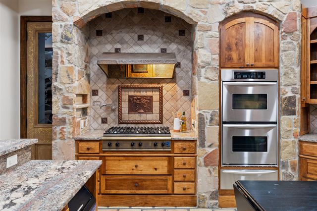 17743 Reed Parks RD W, Jonestown, TX 78645