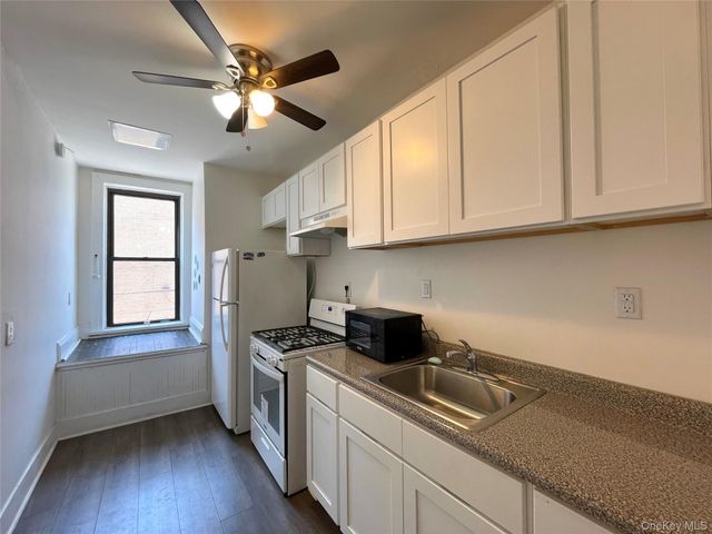 246-02 Jericho Turnpike 2, Floral Park, NY 11001