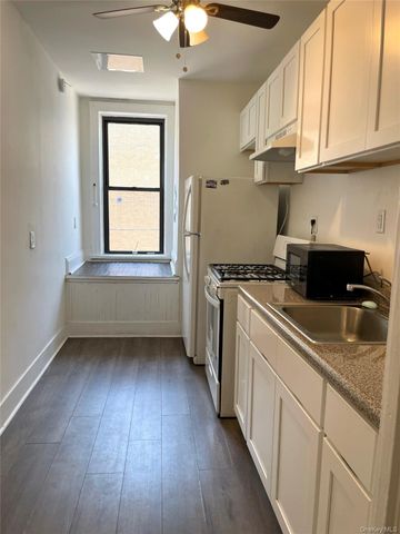 246-02 Jericho Turnpike 2, Floral Park, NY 11001