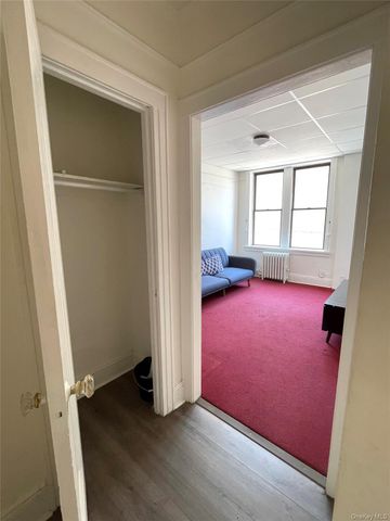 246-02 Jericho Turnpike 2, Floral Park, NY 11001