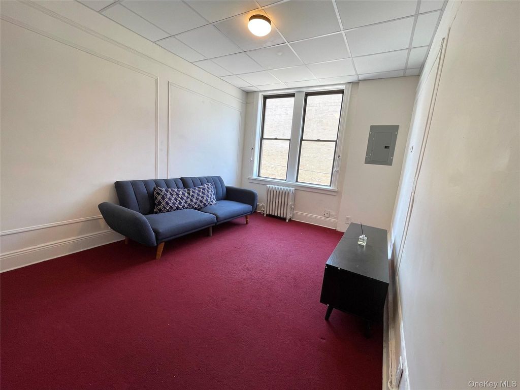 246-02 Jericho Turnpike 2, Floral Park, NY 11001