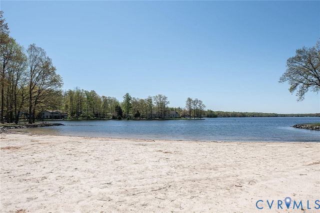 4230 LAKEVIEW Pky, Locust Grove, VA 22508