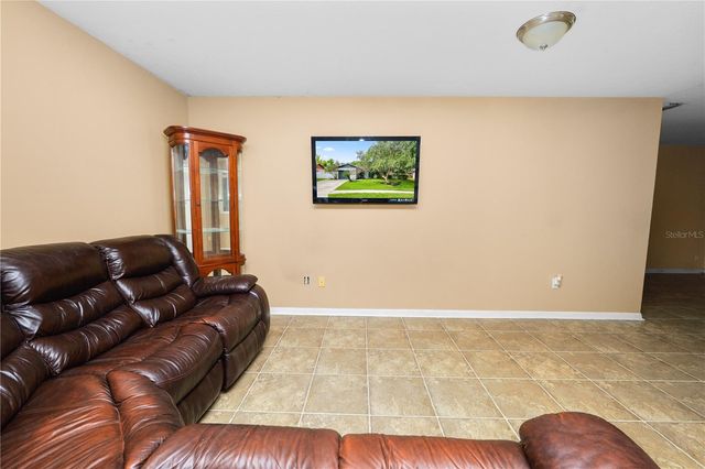 4820 PRESIDENTIAL STREET, Seffner, FL 33584