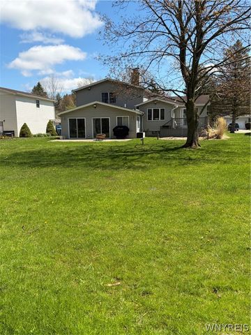 72 Fieldstone Drive, Grand Island, NY 14072
