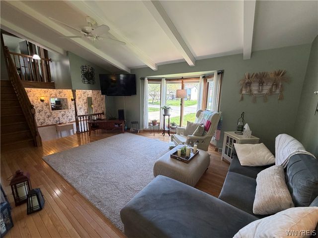 72 Fieldstone Drive, Grand Island, NY 14072